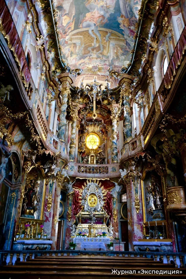 Великолепие братьев Азам – частная пиратская роскошь в центре Мюнхена